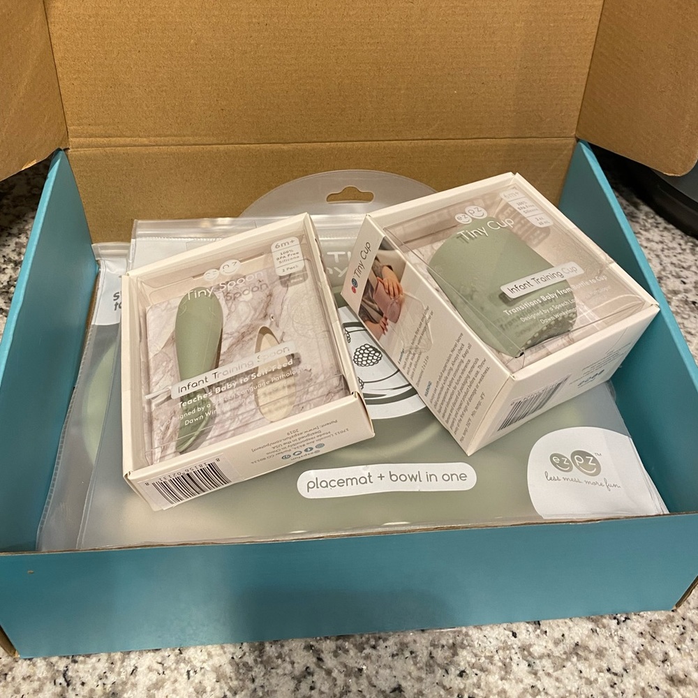 ⚡️SOLD⚡️ezpz first foods set
